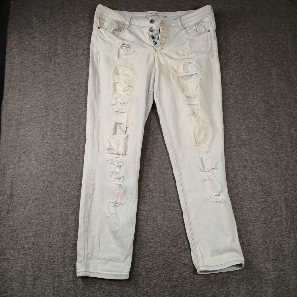 No Boundaries Relaxed Skinny Jeans Womens‎ 15 Light Wash Distressed NJ38B618LA